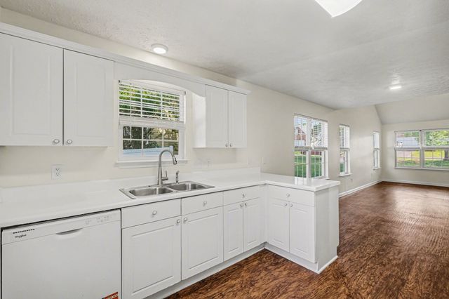 1513 Waxman Dr, La Vergne, TN 37086