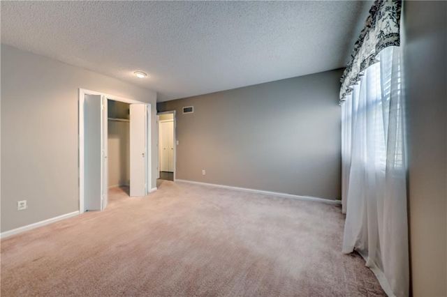 48 HOLLY Drive, Olathe, KS 66062