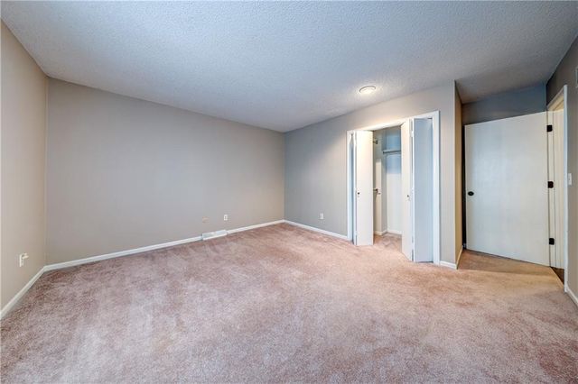 48 HOLLY Drive, Olathe, KS 66062