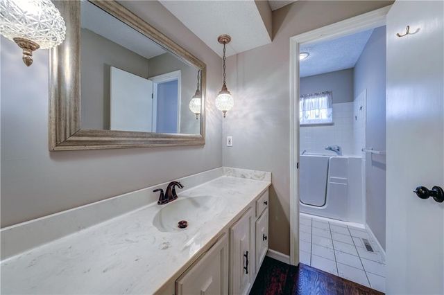 48 HOLLY Drive, Olathe, KS 66062