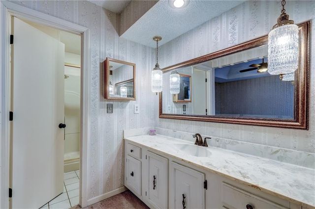 48 HOLLY Drive, Olathe, KS 66062