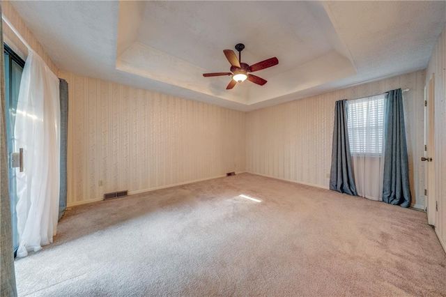 48 HOLLY Drive, Olathe, KS 66062