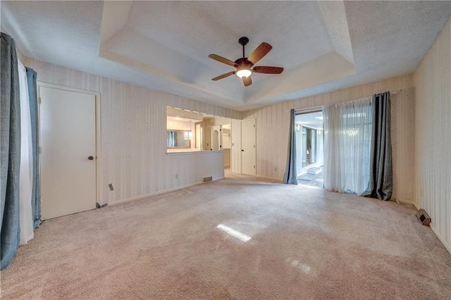 48 HOLLY Drive, Olathe, KS 66062