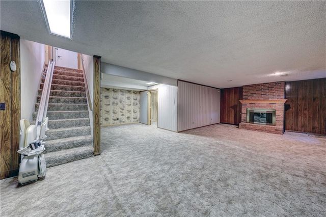 48 HOLLY Drive, Olathe, KS 66062