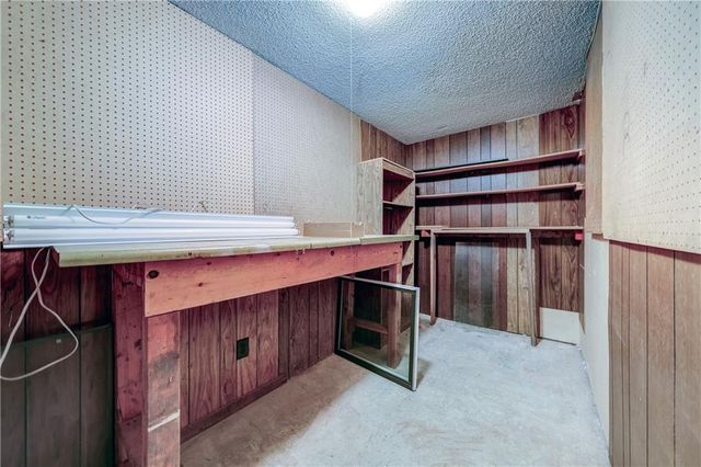 48 HOLLY Drive, Olathe, KS 66062