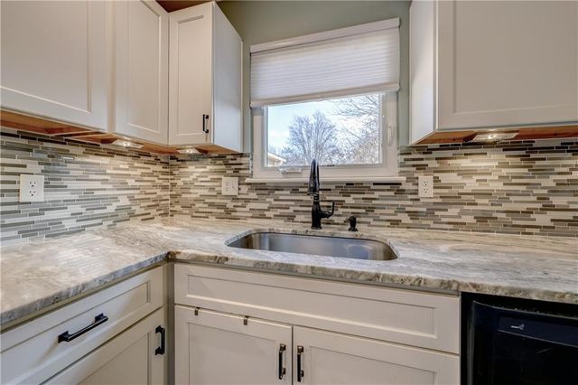 48 HOLLY Drive, Olathe, KS 66062