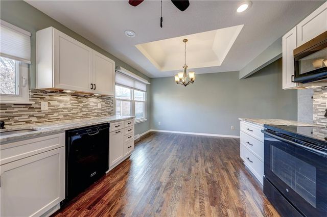 48 HOLLY Drive, Olathe, KS 66062