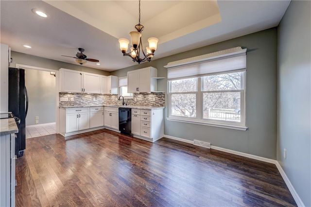 48 HOLLY Drive, Olathe, KS 66062