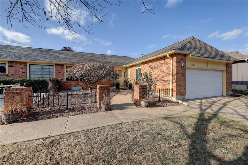 48 HOLLY Drive, Olathe, KS 66062