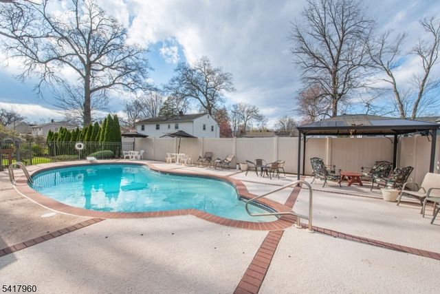 39 Homestead Ave, East Hanover Twp., NJ 07936