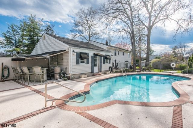 39 Homestead Ave, East Hanover Twp., NJ 07936