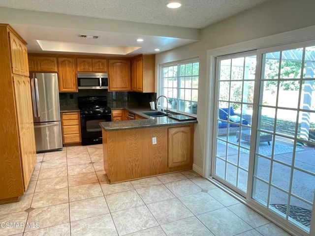 18 San Lucas Avenue, Newbury Park, CA 91320