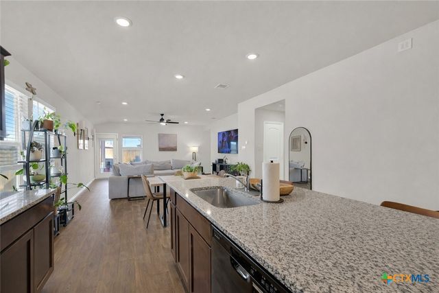 204 Whipporwill Lane, San Marcos, TX 78666