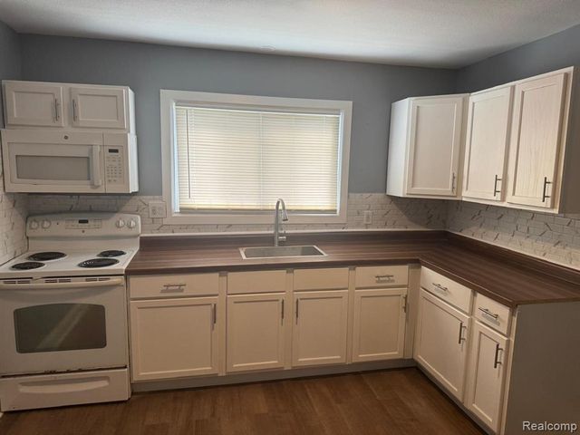 4402 Crissman Street, Flint, MI 48505