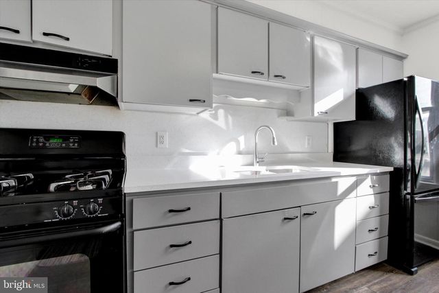 31 S MAIN ST, Stewartstown, PA 17363