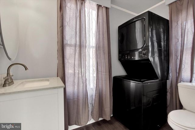 31 S MAIN ST, Stewartstown, PA 17363