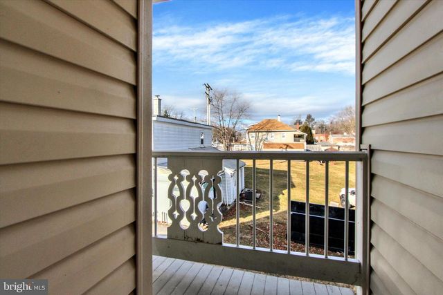 31 S MAIN ST, Stewartstown, PA 17363