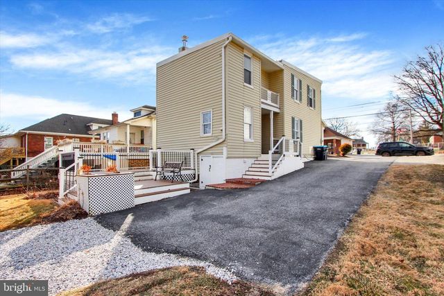 31 S MAIN ST, Stewartstown, PA 17363