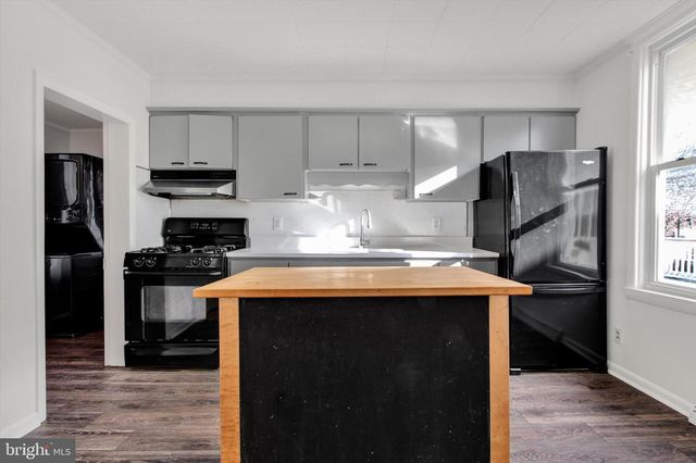 31 S MAIN ST, Stewartstown, PA 17363