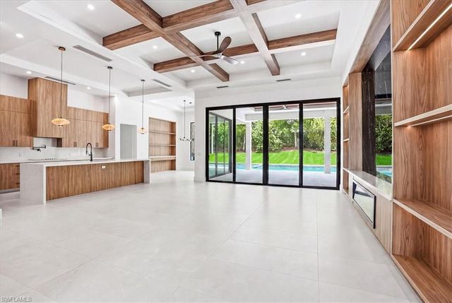 14318 Charthouse CIR, Naples, FL 34114