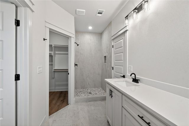 13 Taransay Drive, Bella Vista, AR 72715