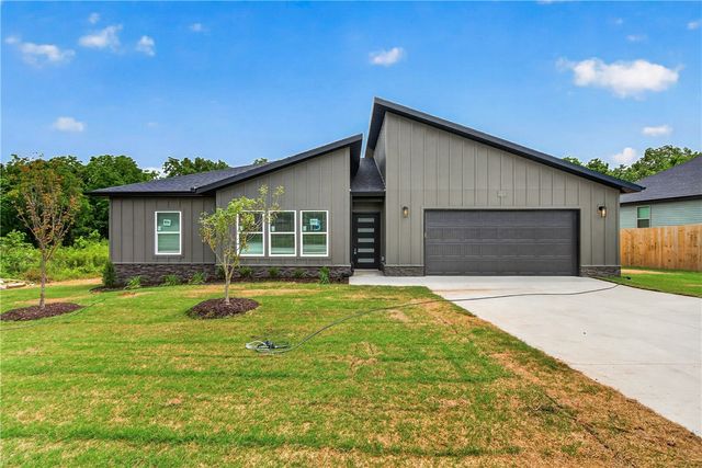 13 Taransay Drive, Bella Vista, AR 72715
