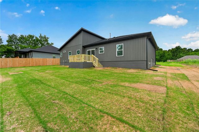 13 Taransay Drive, Bella Vista, AR 72715