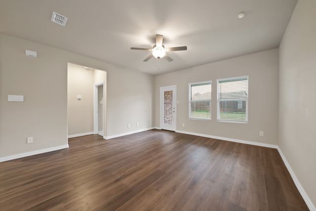 505 Cottagewood Drive, Princeton, TX 75071