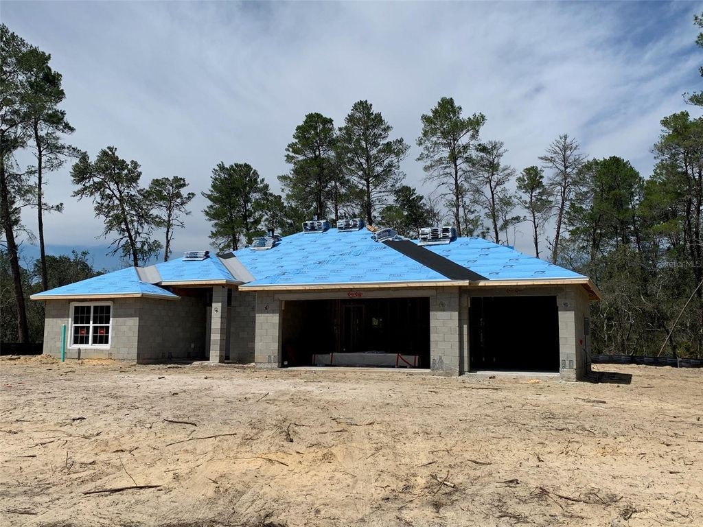 Image 2 of property listing at 4443 W PRAIRIE LANE, Beverly Hills, FL 34465