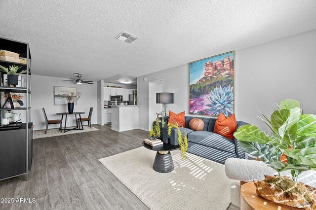 1320 N MCQUEEN Road E1, Chandler, AZ 85225