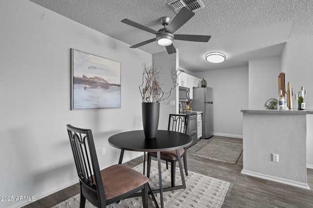 1320 N MCQUEEN Road E1, Chandler, AZ 85225