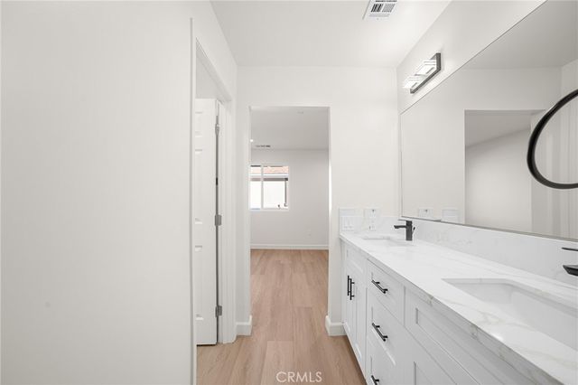 900 W Hert Street, Colton, CA 92324