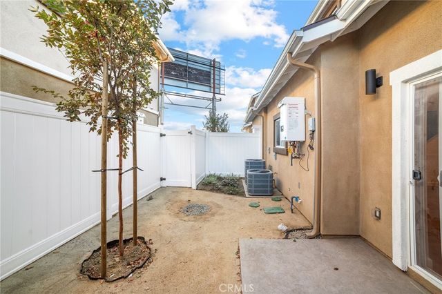 900 W Hert Street, Colton, CA 92324