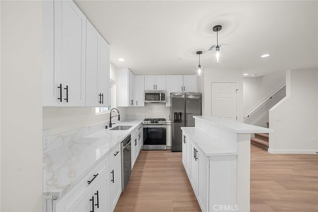 900 W Hert Street, Colton, CA 92324