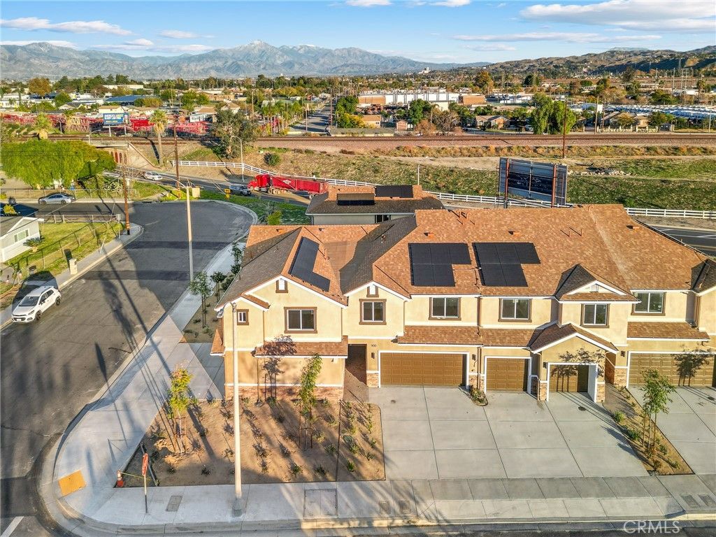 900 W Hert Street, Colton, CA 92324