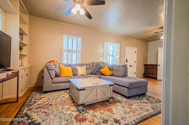 129 W Willoughby Avenue, Las Cruces, NM 88005