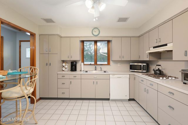 443 E Arverne Avenue, Ocean Gate, NJ 08740