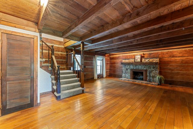 557 Forest Retreat Rd, Hendersonville, TN 37075