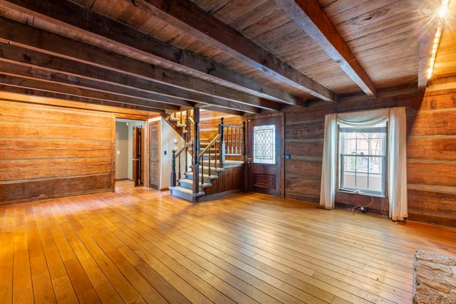 557 Forest Retreat Rd, Hendersonville, TN 37075