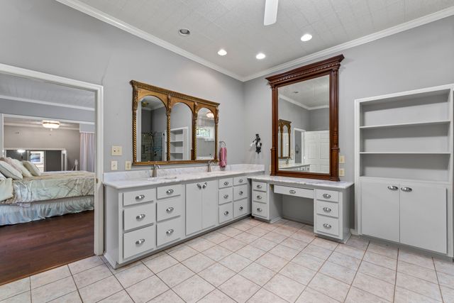 557 Forest Retreat Rd, Hendersonville, TN 37075