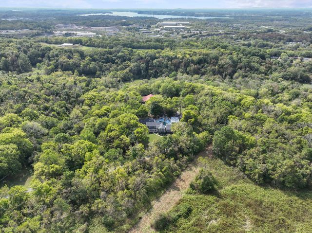 557 Forest Retreat Rd, Hendersonville, TN 37075