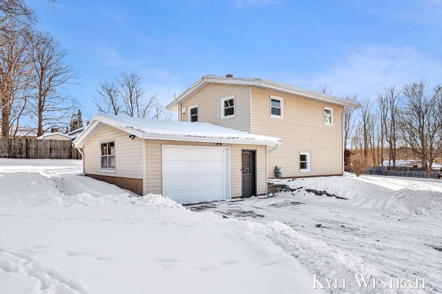918 S Broas Street, Belding, MI 48809