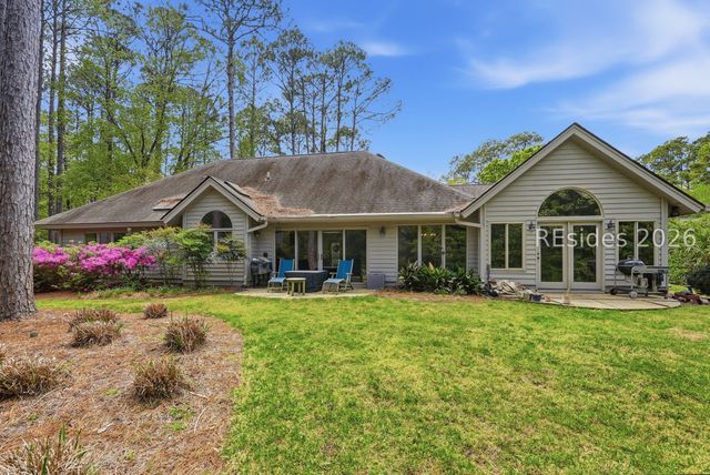 7 Foxhunt Dr, Hilton Head Island, SC 29926