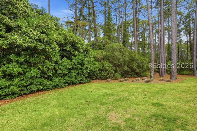7 Foxhunt Dr, Hilton Head Island, SC 29926