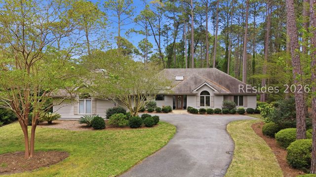 7 Foxhunt Dr, Hilton Head Island, SC 29926