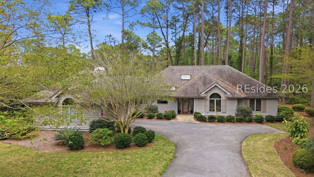7 Foxhunt Dr, Hilton Head Island, SC 29926