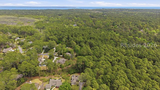 7 Foxhunt Dr, Hilton Head Island, SC 29926