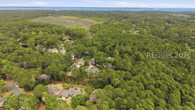 7 Foxhunt Dr, Hilton Head Island, SC 29926