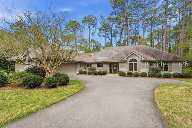 7 Foxhunt Dr, Hilton Head Island, SC 29926