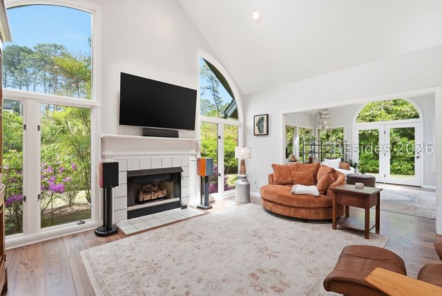 7 Foxhunt Dr, Hilton Head Island, SC 29926